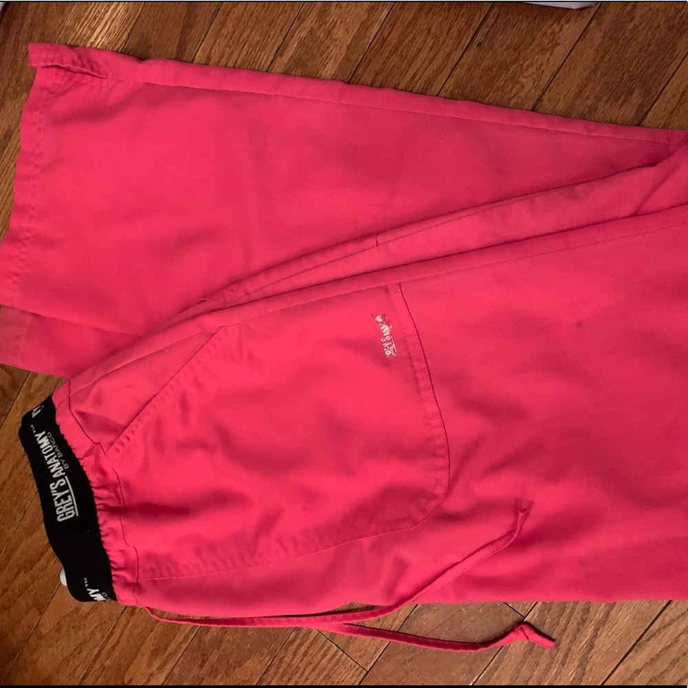 Grey’s Anatomy active scrub pants